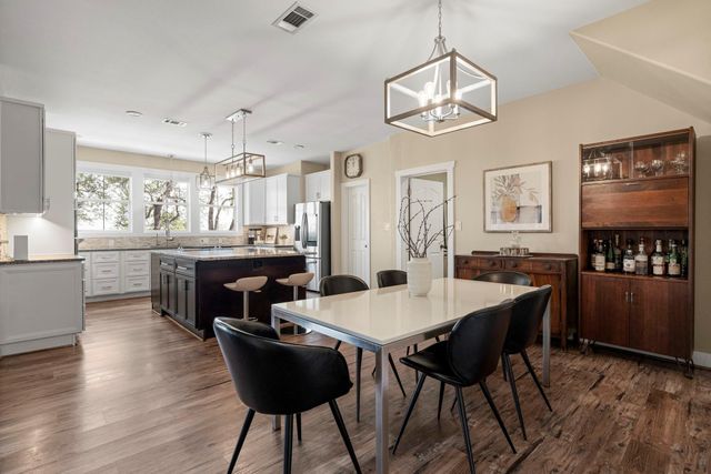 1005 Canyonwood DR, Dripping Springs, TX 78620