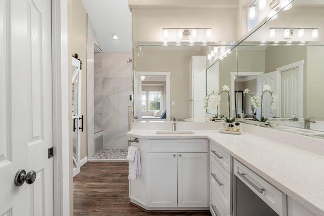 1005 Canyonwood DR, Dripping Springs, TX 78620