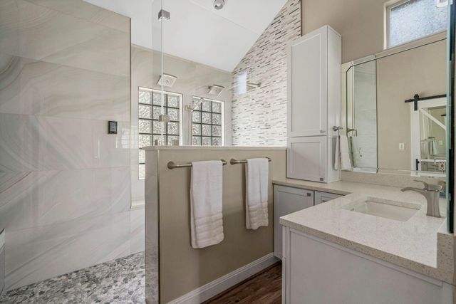 1005 Canyonwood DR, Dripping Springs, TX 78620