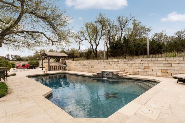 1005 Canyonwood DR, Dripping Springs, TX 78620