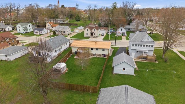 127 E Davis Street, Beaver Dam, WI 53916