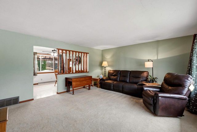 127 E Davis Street, Beaver Dam, WI 53916