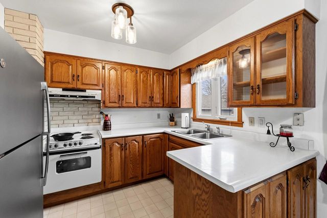 127 E Davis Street, Beaver Dam, WI 53916