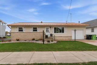 127 E Davis Street, Beaver Dam, WI 53916