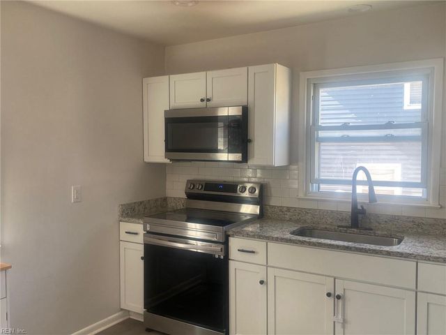 17 Janet DR, Hampton, VA 23661