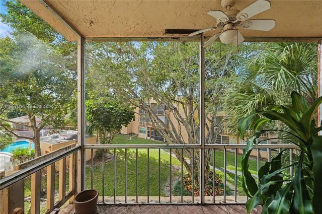 8380 Lagos De Campo Blvd 307, Tamarac, FL 33321