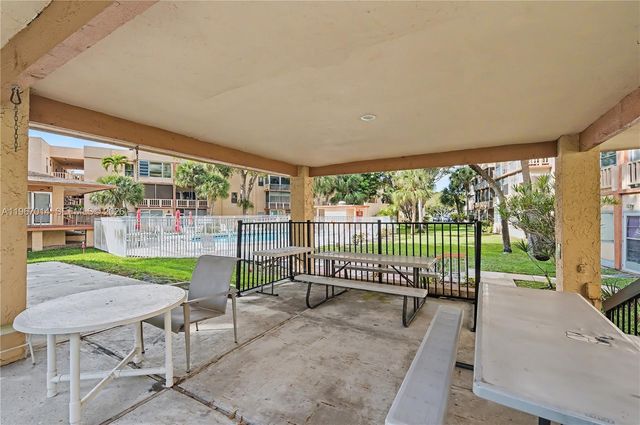 8380 Lagos De Campo Blvd 307, Tamarac, FL 33321