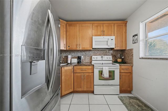 8380 Lagos De Campo Blvd 307, Tamarac, FL 33321