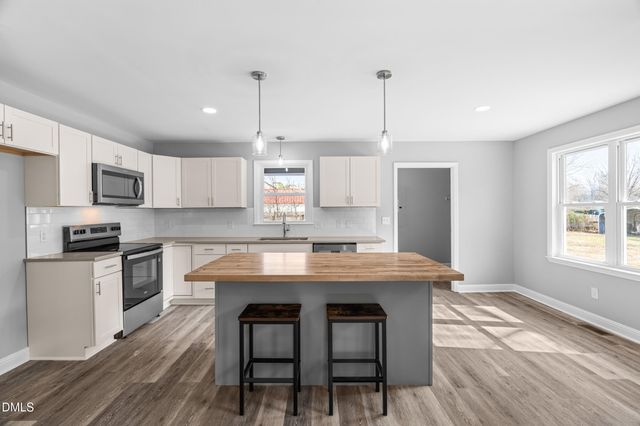 2005 Tanglewood Drive, Clayton, NC 27520