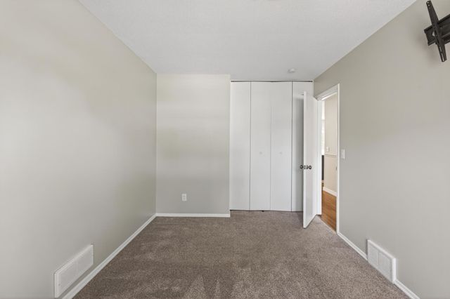 8423 Innsdale Avenue S, Cottage Grove, MN 55016