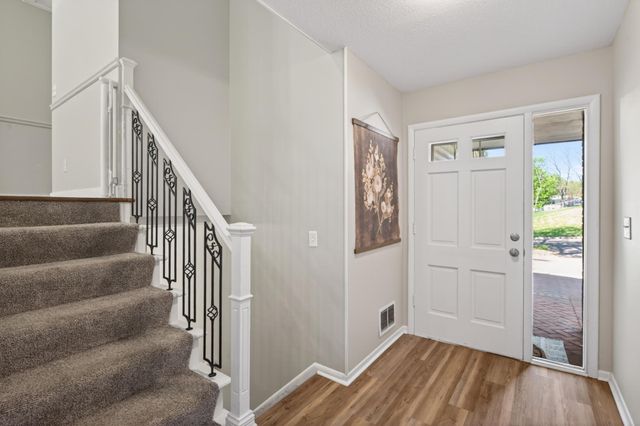 8423 Innsdale Avenue S, Cottage Grove, MN 55016