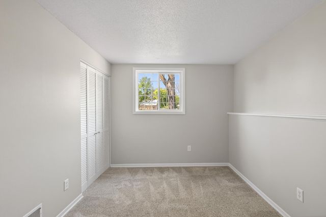 8423 Innsdale Avenue S, Cottage Grove, MN 55016