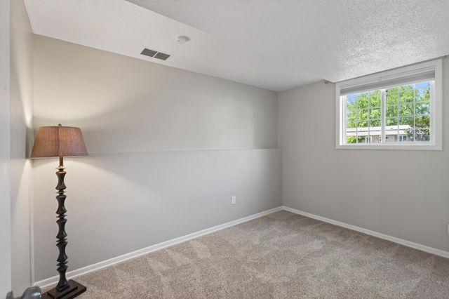 8423 Innsdale Avenue S, Cottage Grove, MN 55016