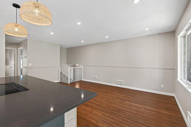 8423 Innsdale Avenue S, Cottage Grove, MN 55016