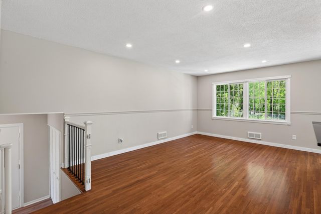 8423 Innsdale Avenue S, Cottage Grove, MN 55016