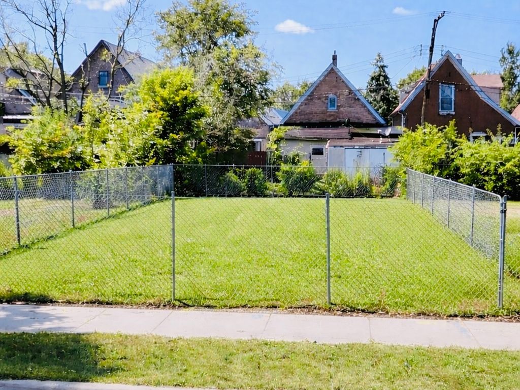 1330 S Oakley Avenue, Chicago, IL 60608
