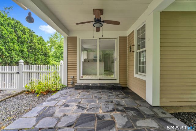 19 Whitehall Lane, Groton, CT 06355