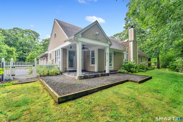 19 Whitehall Lane, Groton, CT 06355