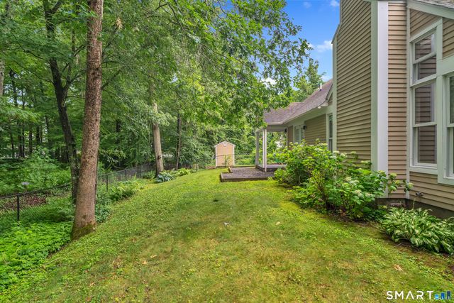 19 Whitehall Lane, Groton, CT 06355