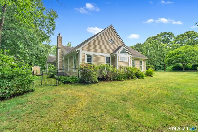 19 Whitehall Lane, Groton, CT 06355
