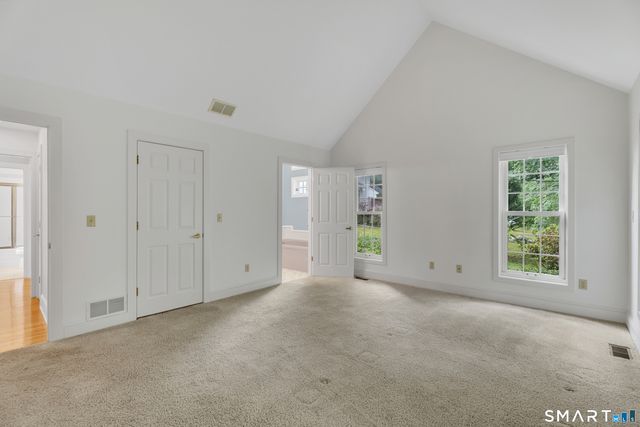 19 Whitehall Lane, Groton, CT 06355