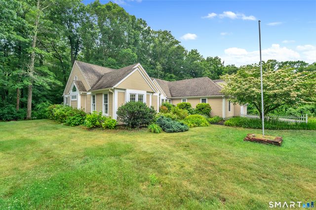 19 Whitehall Lane, Groton, CT 06355