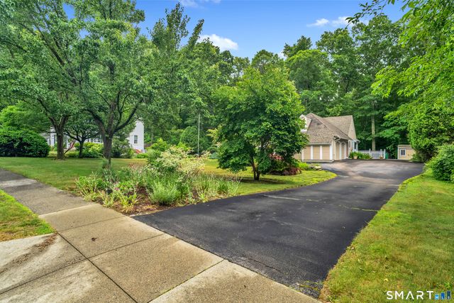 19 Whitehall Lane, Groton, CT 06355
