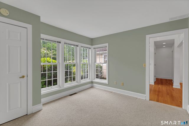 19 Whitehall Lane, Groton, CT 06355