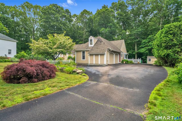 19 Whitehall Lane, Groton, CT 06355