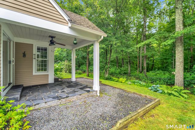 19 Whitehall Lane, Groton, CT 06355
