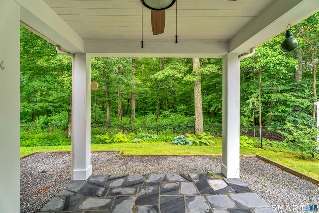 19 Whitehall Lane, Groton, CT 06355