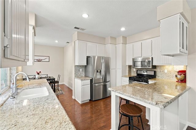 23301 Anacapa, Valencia, CA 91354