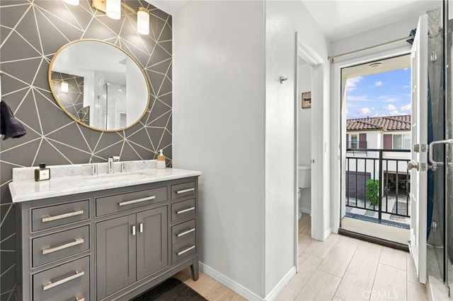 23301 Anacapa, Valencia, CA 91354