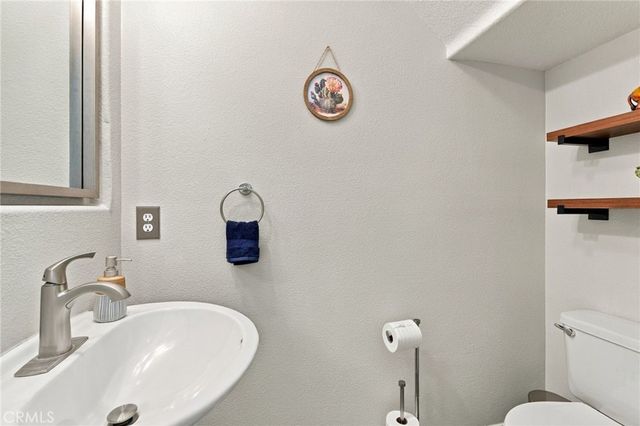 23301 Anacapa, Valencia, CA 91354