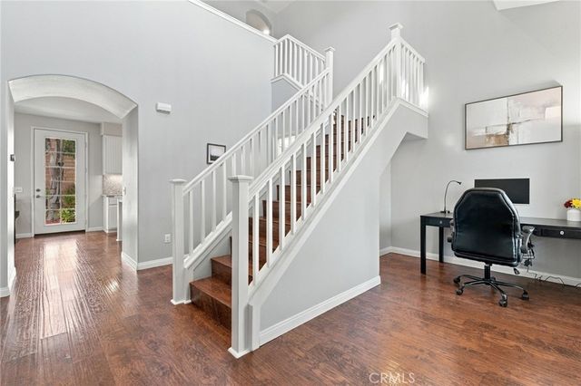 23301 Anacapa, Valencia, CA 91354