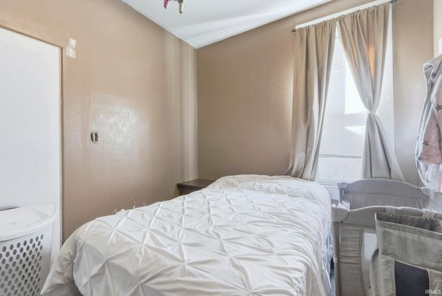 736 Woodlawn Avenue, Huntington, IN 46750