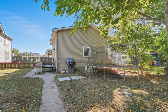 736 Woodlawn Avenue, Huntington, IN 46750