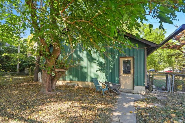 736 Woodlawn Avenue, Huntington, IN 46750