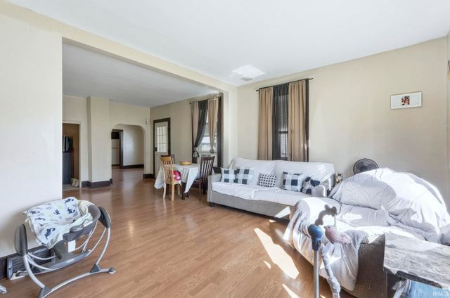 736 Woodlawn Avenue, Huntington, IN 46750