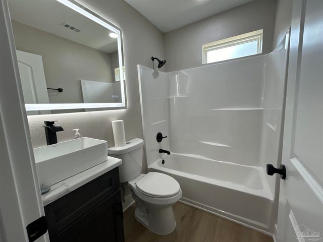 721 W Jordan St, Pensacola, FL 32501