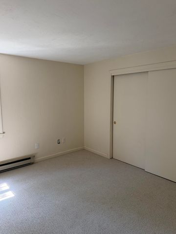 300 Falmouth Road APT 19C, Mashpee, MA 02649