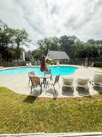 300 Falmouth Road APT 19C, Mashpee, MA 02649