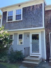 300 Falmouth Road APT 19C, Mashpee, MA 02649