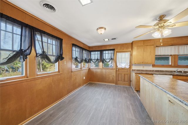 352 N Pine Street, Nowata, OK 74048