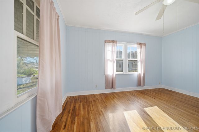 352 N Pine Street, Nowata, OK 74048