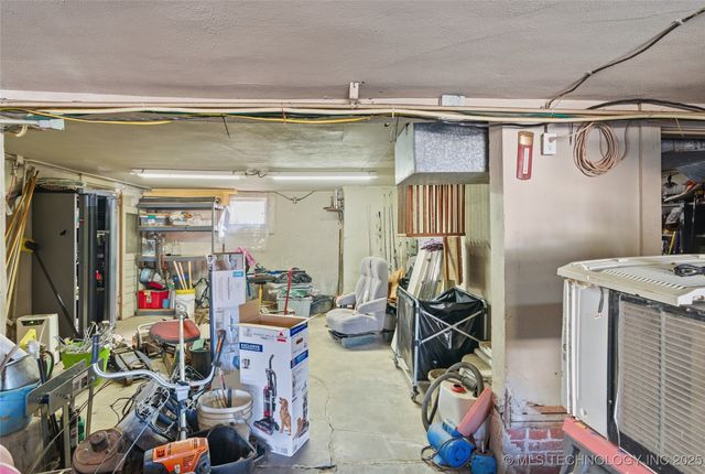 352 N Pine Street, Nowata, OK 74048