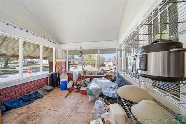 352 N Pine Street, Nowata, OK 74048