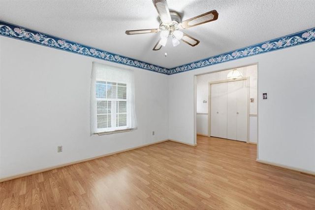 221 S Presidential Circle, Lake Charles, LA 70611