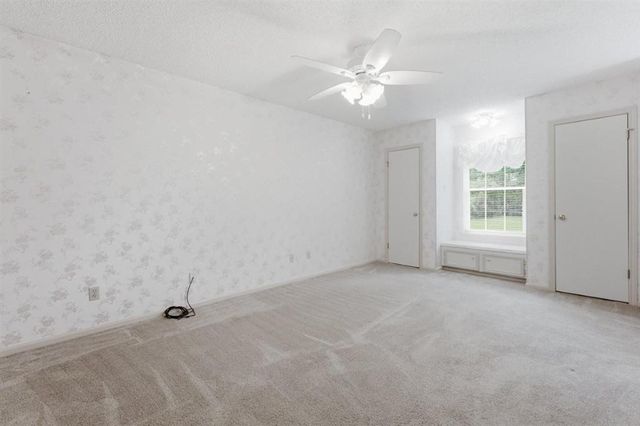 221 S Presidential Circle, Lake Charles, LA 70611