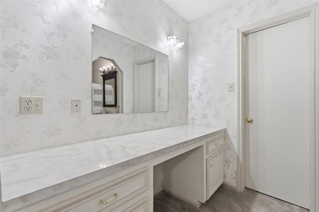 221 S Presidential Circle, Lake Charles, LA 70611